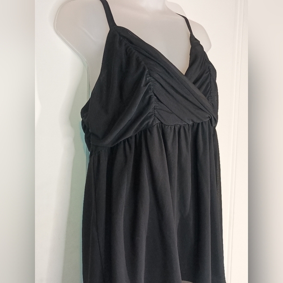 2/$30 Stylish TORRID Black Sleeveless Top with Gathered Bust"(#1,164) - Picture 5 of 8